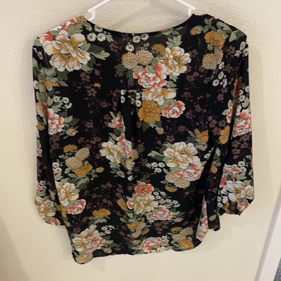 Floral blouse - Picture 5 of 6